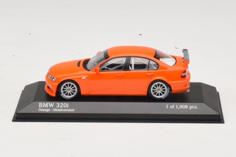BMW 320i E46 Versión de Calle Naranja Minichamps 1:43 BMW 320i E46 Versión de Calle Naranja Minichamps 1:43 400052400 Metal