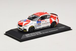 BMW M235i Bong Motorsport #307 Nett / Akata 24 Hours of Nurburgring 2015 Minichamps 1:43 437152507 Metal - imagen 2 de 4