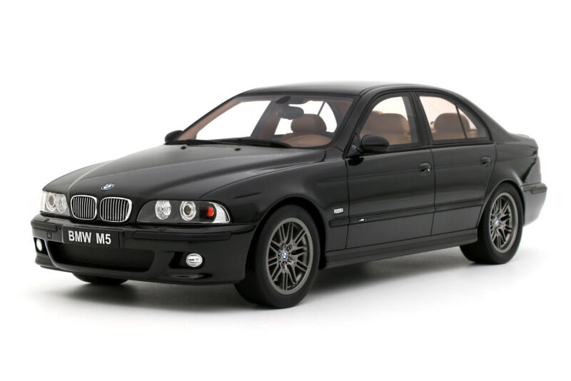 BMW M5 E39 Black Sapphire Metallic Otto 1:18 OT1338 Resina