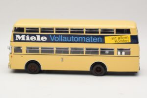 Bussing D2U Heckturen Miele Minichamps 1:43 439071086 Metal - imagen 3 de 6