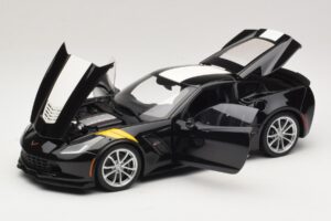 Chevrolet Corvette C7 Grand Sport Negro con Rayas Blancas AUTOart 1:18 71273 Compuesto - imagen 2 de 8