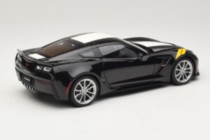 Chevrolet Corvette C7 Grand Sport Negro con Rayas Blancas AUTOart 1:18 71273 Compuesto - imagen 3 de 8