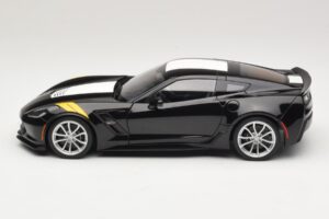 Chevrolet Corvette C7 Grand Sport Negro con Rayas Blancas AUTOart 1:18 71273 Compuesto - imagen 4 de 8