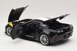 Chevrolet Corvette C7 Grand Sport Negro con Rayas Blancas AUTOart 1:18 71273 Compuesto - imagen 5 de 8