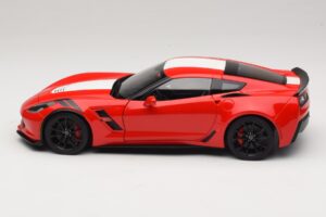 Chevrolet Corvette C7 Grand Sport Rojo con Rayas Blancas AUTOart 1:18 71274 Compuesto - imagen 4 de 8