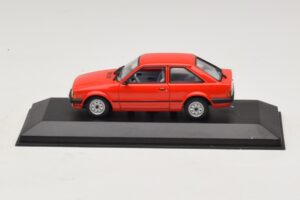 Ford Escort Mk3 3 Puertas Rojo Minichamps 1:43 400085000 Metal