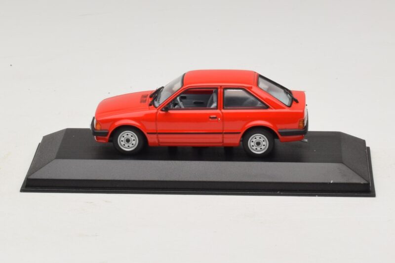 Ford Escort Mk3 3 Puertas Rojo Minichamps 1:43 400085000 Metal