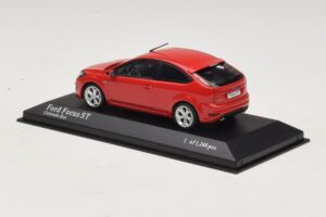 Ford Focus ST Mk2 Rojo Minichamps 1:43 400087301 Metal - imagen 3 de 4