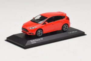 Ford Focus ST Mk3 Rojo Minichamps 1:43 410081001 Metal - imagen 2 de 4
