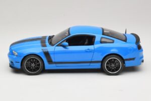 Ford Mustang Boss 302 S197 Azul Shelby Collectibles 1:18 25414S Metal - imagen 4 de 8