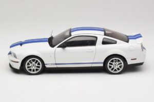 Ford Shelby Cobra GT500 Concept Blanco con Raya Azul AUTOart 1:18 73052 Metal - imagen 4 de 8