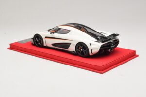 Koenigsegg Regera Blanco con Carbono Negro FrontiArt 1:18 REMC043 Resina - imagen 5 de 7