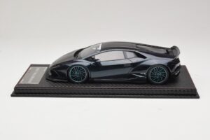 Lamborghini Huracan Liberty Walk Chameleon Blue GS Model 1:18 REMC045 Resina - imagen 3 de 7