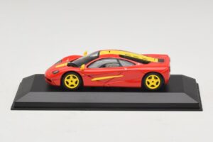 McLaren F1 Rojo Con Rayas Amarillas Minichamps 1:43 MCLAREN006 Metal - imagen 3 de 4