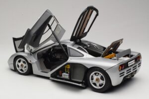 McLaren F1 Plata Minichamps 1:12 530133123 Metal - imagen 5 de 8
