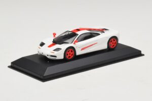 McLaren F1 Blanco Con Rayas Rojas Minichamps 1:43 MCLAREN003 Metal