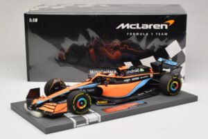 McLaren MCL36 #3 D. Ricciardo Bahrain GP 2022 Minichamps 1:18 537221803 Metal - imagen 2 de 7