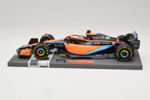 McLaren MCL36 #3 D. Ricciardo Bahrain GP 2022 Minichamps 1:18 537221803 Metal - imagen 4 de 7