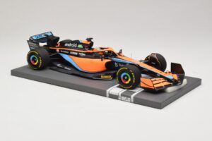 McLaren MCL36 #3 D. Ricciardo Bahrain GP 2022 Minichamps 1:18 537221803 Metal - imagen 7 de 7