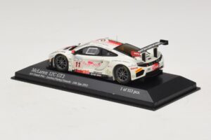 McLaren MP4-12C GT3 #11 Art Grand Prix Leclerc / Parisy 24 Hours of Spa 2013 Minichamps 1:43 437131311 Metal - imagen 3 de 4