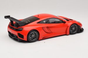 McLaren MP4-12C GT3 Rojo 2013 Minichamps 1:18 151121392 Metal - imagen 2 de 6