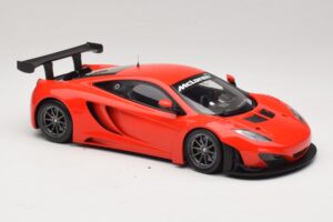 McLaren MP4-12C GT3 Rojo 2013 Minichamps 1:18 151121392 Metal - imagen 4 de 6