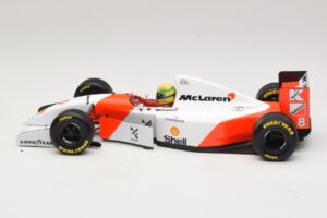 McLaren MP4/8 Ford #8 A. Senna Winner European GP 1993 Minichamps 1:18 540931818 Metal - imagen 4 de 7
