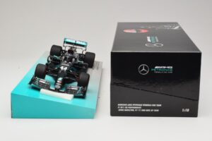 Mercedes AMG Petronas W11 EQ Performance #44 L. Hamilton 91st F1 Win Eifel GP 2020 Minichamps 1:18 113201144 Metal - imagen 6 de 6
