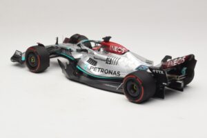 Mercedes AMG Petronas W13 E Performance #63 G. Russell Spanish GP 2022 Minichamps 1:18 110220063 Metal - imagen 5 de 7