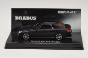 Mercedes Brabus 850 E63 W212 Negro Mate Minichamps 1:43 437034101 Metal