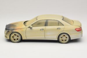 Mercedes E-Class W212 Quemado Dubái Auto De Arte Minichamps 1:18 MB008 Metal - imagen 3 de 6