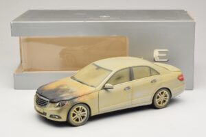 Mercedes E-Class W212 Quemado Dubái Auto De Arte Minichamps 1:18 MB008 Metal - imagen 6 de 6