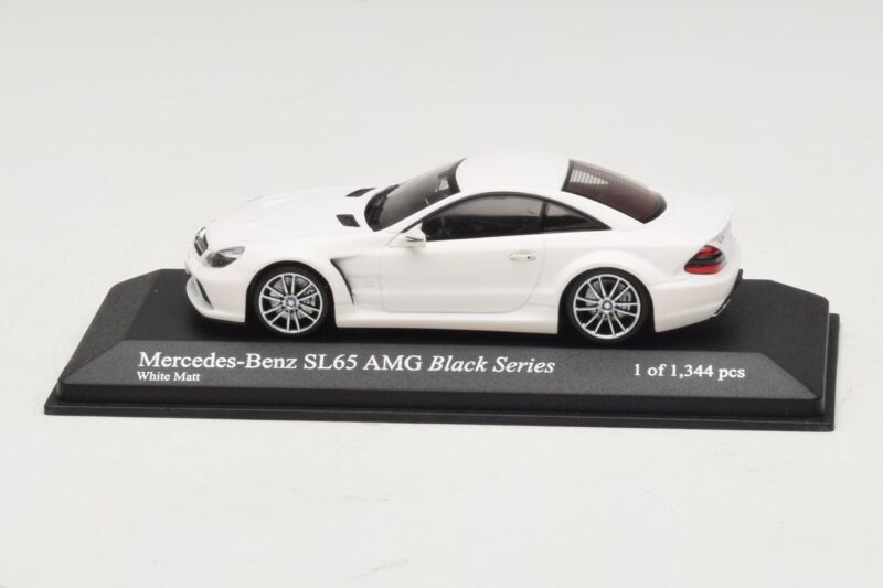Mercedes SL65 AMG R230 Black Series Blanco Mate Minichamps 1:43 Mercedes SL65 AMG R230 Black Series Blanco Mate Minichamps 1:43 400038222 Metal