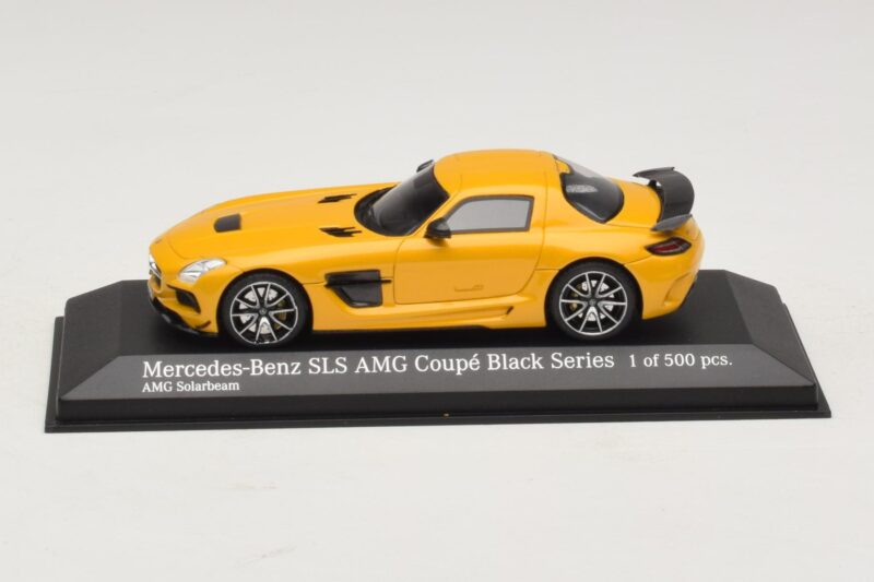 Mercedes SLS AMG C197 Black Series Dorado Minichamps 1:43 Mercedes SLS AMG C197 Black Series Dorado Minichamps 1:43 437033022 Metal