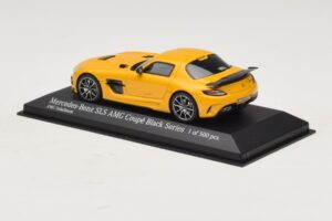 Mercedes SLS AMG C197 Black Series Dorado Minichamps 1:43 437033022 Metal - imagen 3 de 4