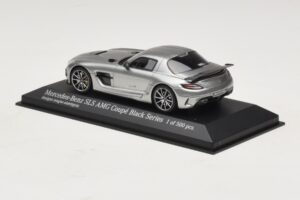 Mercedes SLS AMG C197 Black Series Gris Metalizado Minichamps 1:43 437033024 Metal - imagen 3 de 4