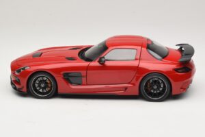 Mercedes SLS AMG C197 Black Series Rojo Minichamps 1:18 110033022 Metal - imagen 4 de 8