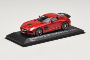 Mercedes SLS AMG C197 Black Series Rojo Minichamps 1:43 437033021 Metal - imagen 2 de 4