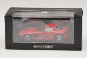 Mercedes SLS AMG C197 Black Series Rojo Minichamps 1:43 437033021 Metal - imagen 4 de 4