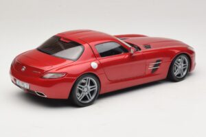 Mercedes SLS AMG C197 Rojo Metalizado Minichamps 1:18 100039020 Metal - imagen 3 de 8