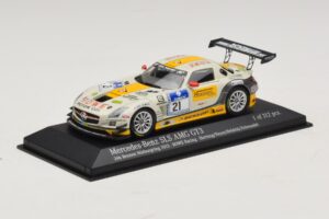 Mercedes SLS AMG GT3 #21 Rowe Racing Hartung / Heyer Nurburgring 24 Hours 2013 Minichamps 1:43 410133221 Metal - imagen 2 de 4