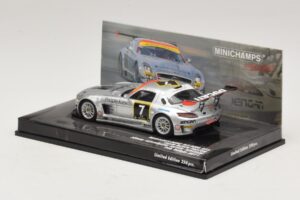 Mercedes SLS AMG GT3 #7 Black Falcon Jager / Seyffarth 24 Hours of Dubai 2011 Minichamps 1:43 437110307 Metal - imagen 3 de 5