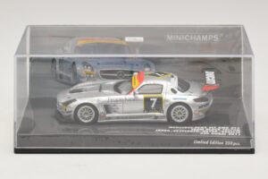 Mercedes SLS AMG GT3 #7 Black Falcon Jager / Seyffarth 24 Hours of Dubai 2011 Minichamps 1:43 437110307 Metal - imagen 4 de 5
