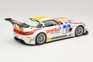 Mercedes SLS AMG GT3 #9 B. Schneider / J. Bleekemolen Black Falcon 24 Hours of Nurburgring Winner 2013 Minichamps 1:18 151133 - imagen 2 de 6