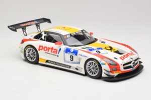 Mercedes SLS AMG GT3 #9 B. Schneider / J. Bleekemolen Black Falcon 24 Hours of Nurburgring Winner 2013 Minichamps 1:18 151133 - imagen 4 de 6