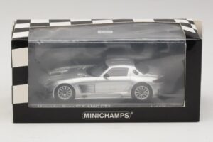Mercedes SLS AMG GT3 Plata Minichamps 1:43 410113202 Metal - imagen 4 de 4