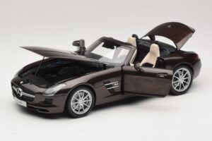 Mercedes SLS AMG Sepang Brown Minichamps 1:18 B66960080 Metal - imagen 2 de 9