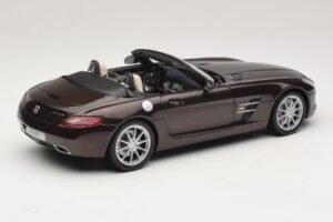 Mercedes SLS AMG Sepang Brown Minichamps 1:18 B66960080 Metal - imagen 4 de 9