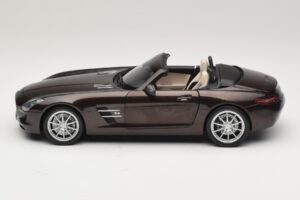 Mercedes SLS AMG Sepang Brown Minichamps 1:18 B66960080 Metal - imagen 5 de 9