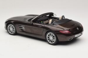 Mercedes SLS AMG Sepang Brown Minichamps 1:18 B66960080 Metal - imagen 8 de 9